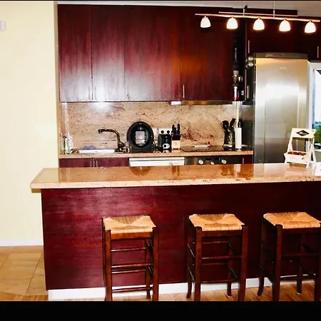 Luxury Place, Great For Families, 3bed, 1,5bath Apartament *