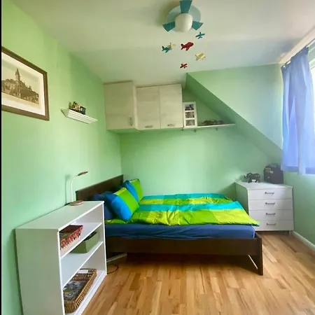 Luxury Place, Great For Families, 3bed, 1,5bath Apartament